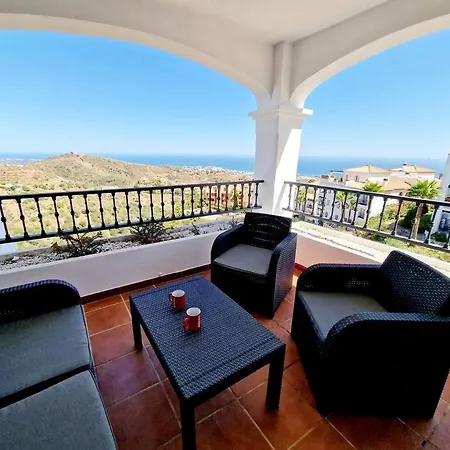 דירה Palmeras Seaviews מיחאס